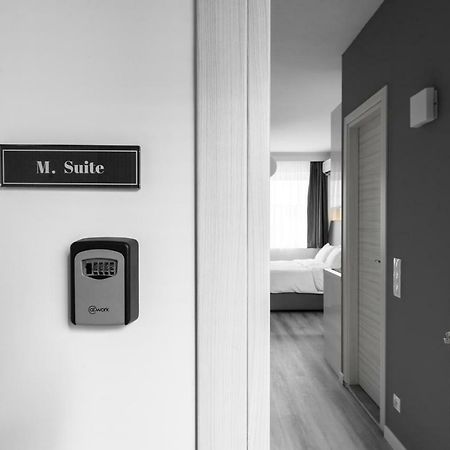 M&F Luxury Suites M Suite سالونيك المظهر الخارجي الصورة