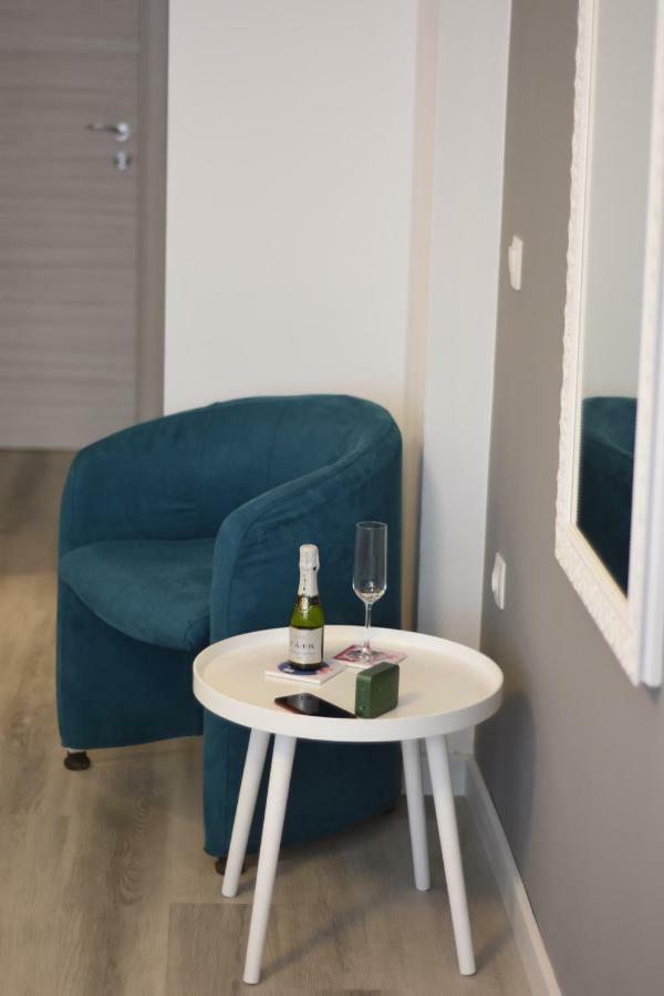 M&F Luxury Suites M Suite سالونيك المظهر الخارجي الصورة